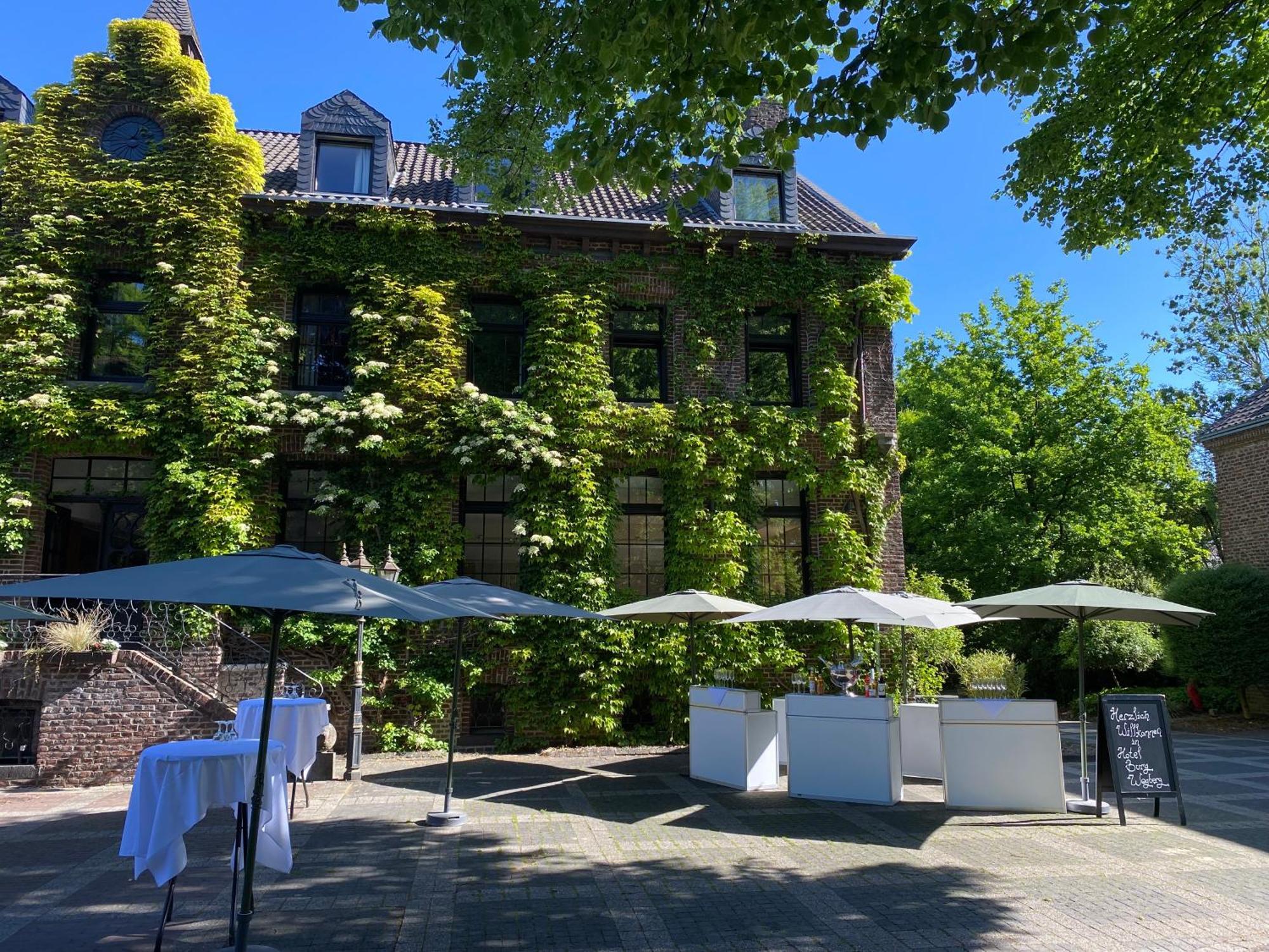Burg Wegberg Hotel & Eventlocation Exteriör bild